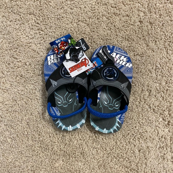 🆕 Marvel Avengers Black Panther Sandals size 7/8 - Picture 3 of 7